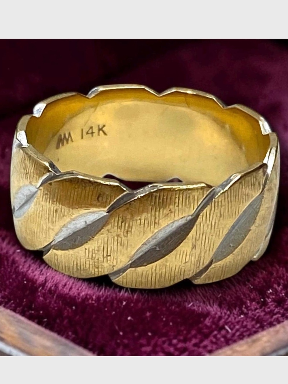 BEAUTIFUL Vintage 14k Solid Two Tone Gold 7mm Wide Band Ring Size 5.75